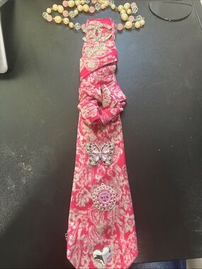 Junk Tie with Chanel